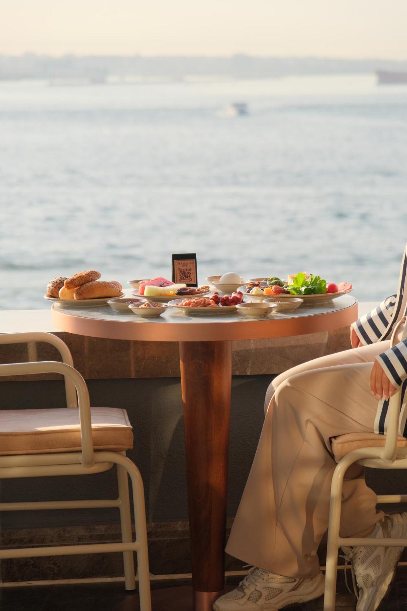 Dream Inn Karakoey Bosphorus Istanbul Exteriör bild